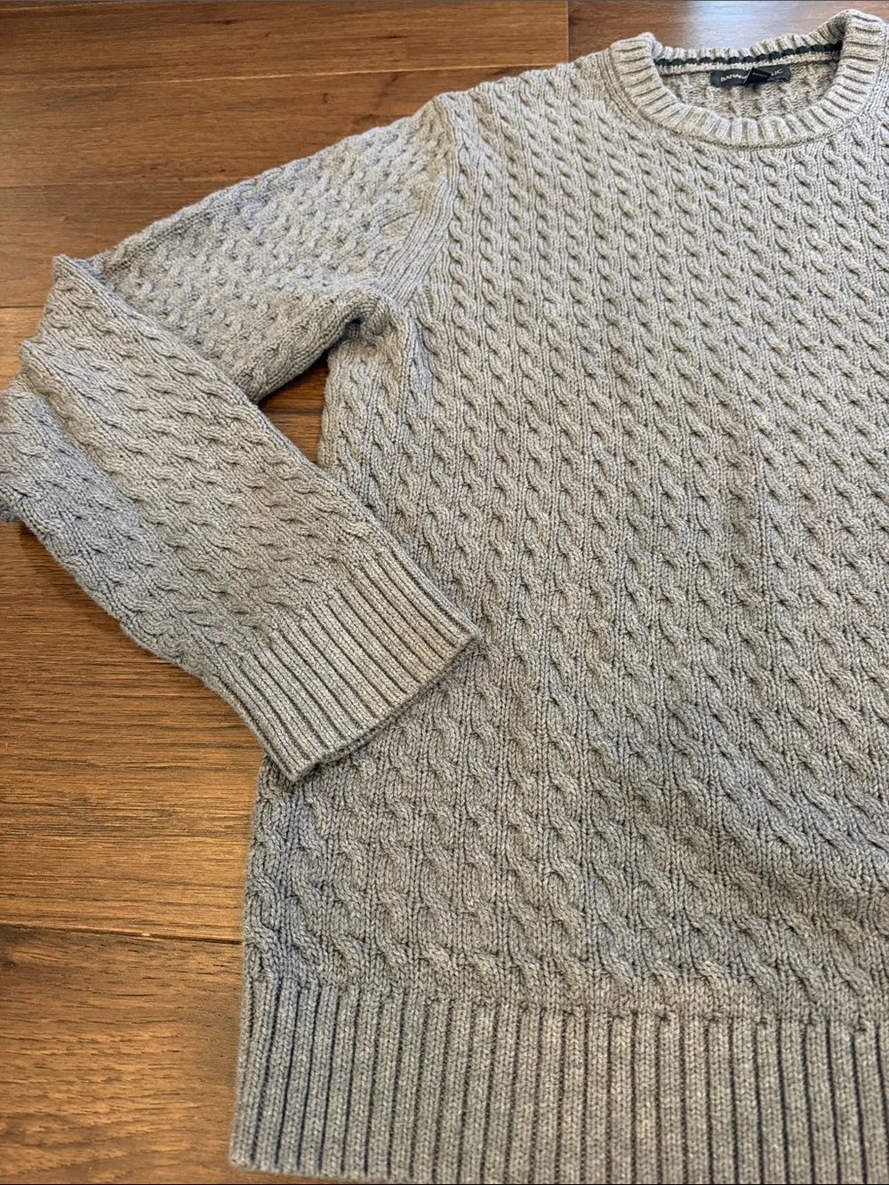 Banana Republic Men’s Gray Textured Knit Crewneck Sweater Large - C47-047